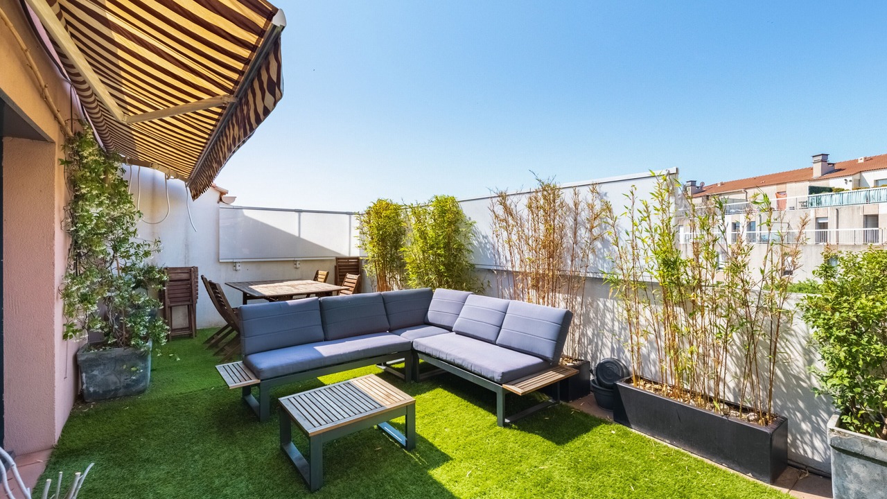 Photo of Patio Balcony in Perier