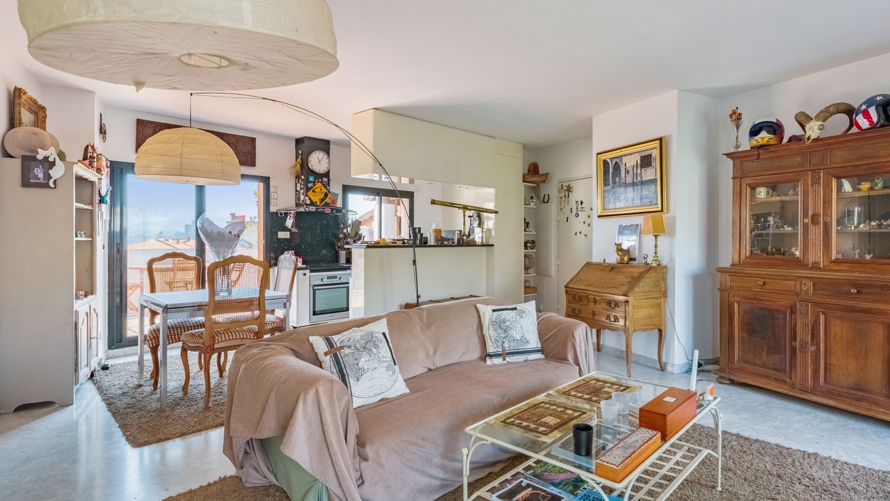 Photo of Livingroom in Perier