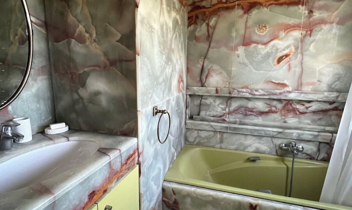 Photo of Bathroom in Biot