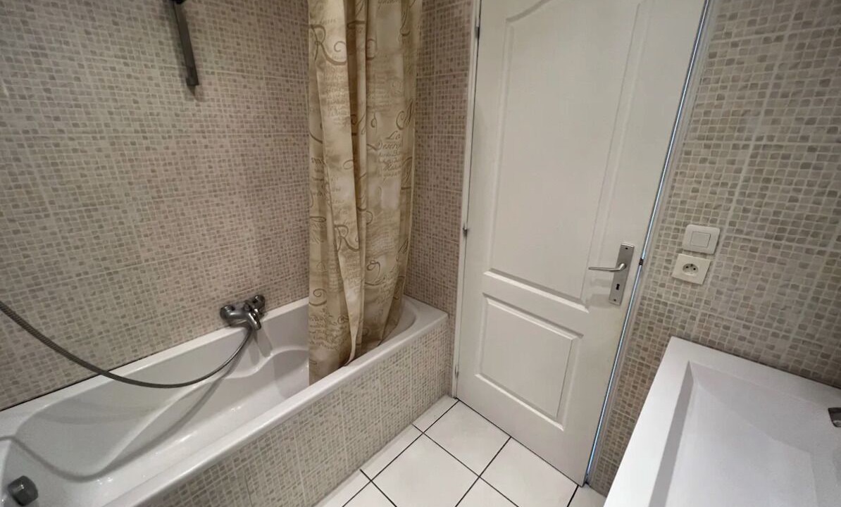 Photo of Bathroom in Biot
