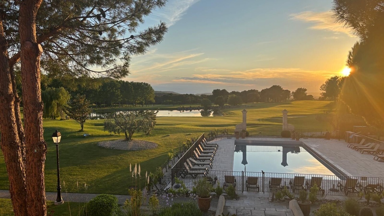 Photo of Outdoor in Pont Royal
