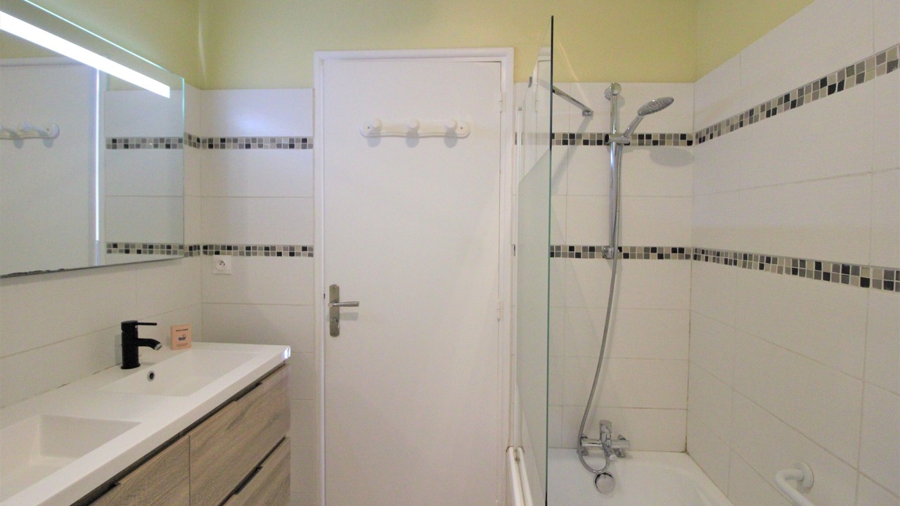 Photo of Bathroom in Hyeres
