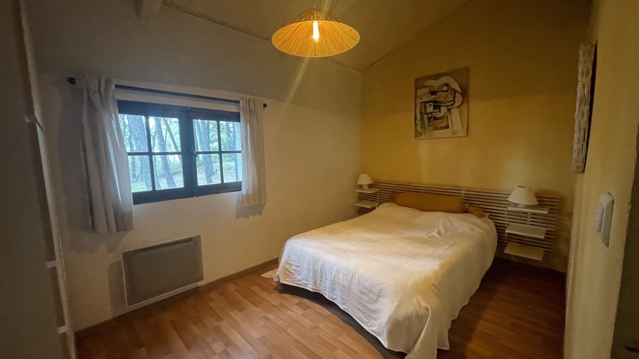 Photo of Bedroom in Simiane-Collongue