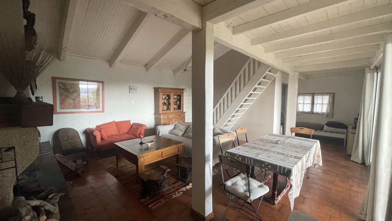 Photo of Livingroom in Simiane-Collongue