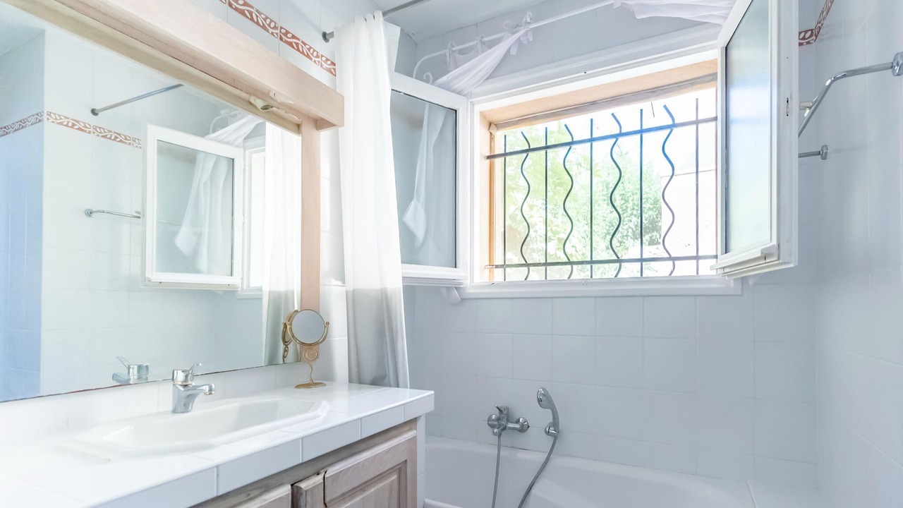 Photo of Bathroom in Les Mees