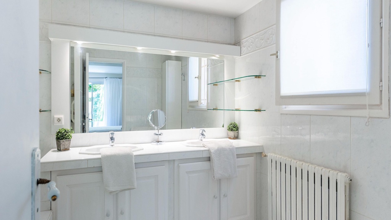 Photo of Bathroom in Les Mees