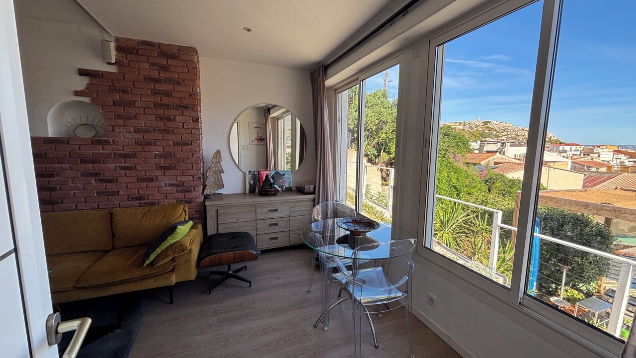 Photo of Livingroom in 8th Arrondissement