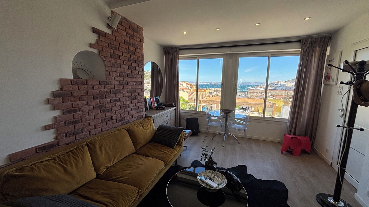 Photo of Livingroom in 8th Arrondissement