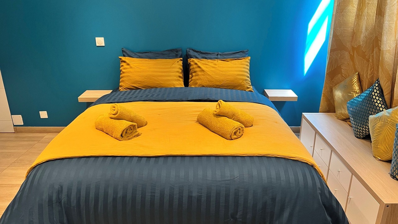 Photo of Bedroom in Anatole France