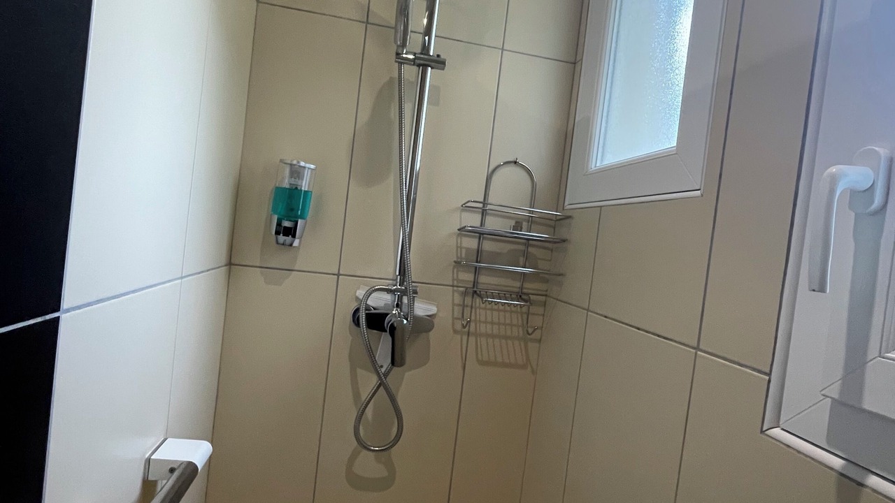 Photo of Bathroom in Eyragues