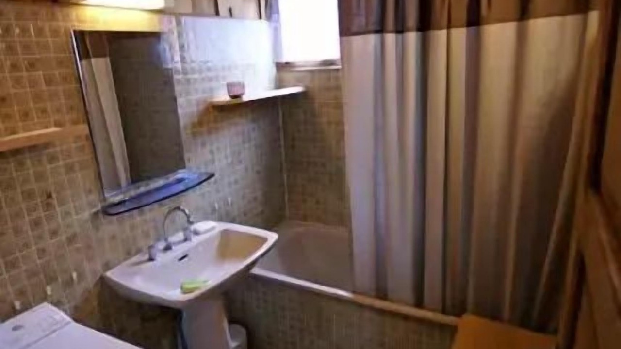 Photo of Bathroom in Enchastrayes