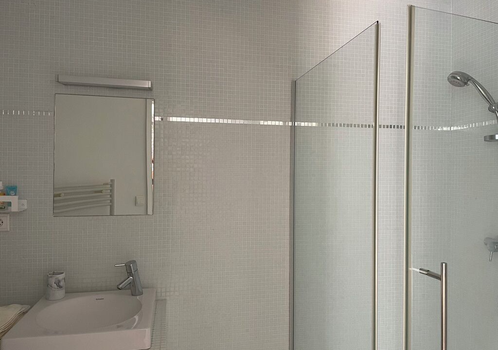 Photo of Bathroom in Biot
