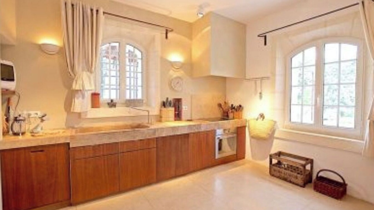 Photo of Kitchen in Mouries