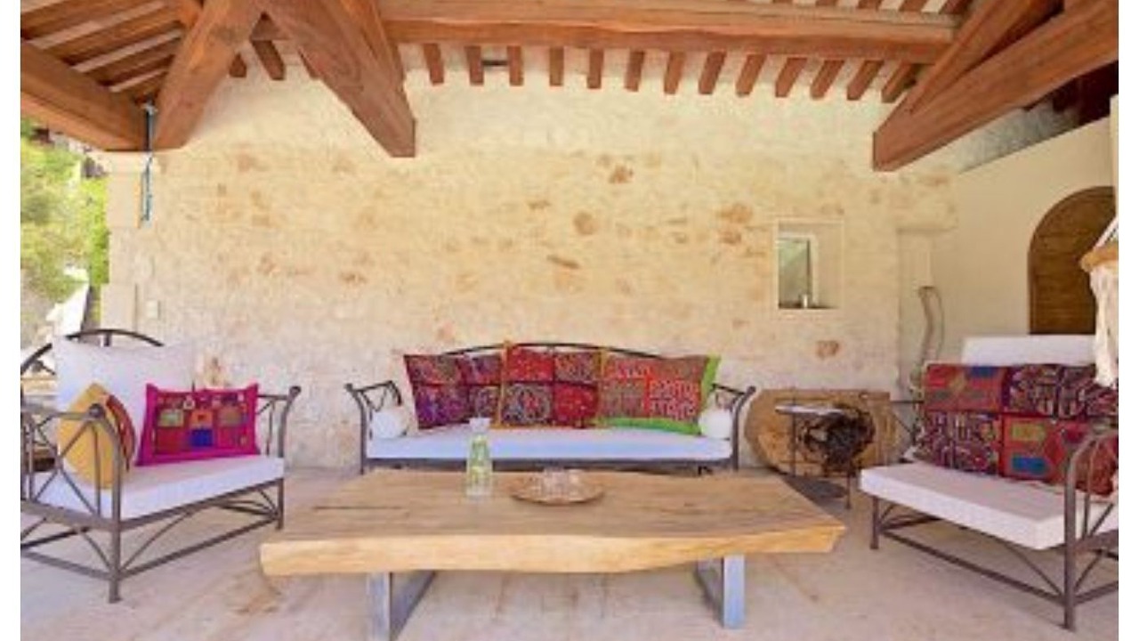 Photo of Livingroom in Mouries