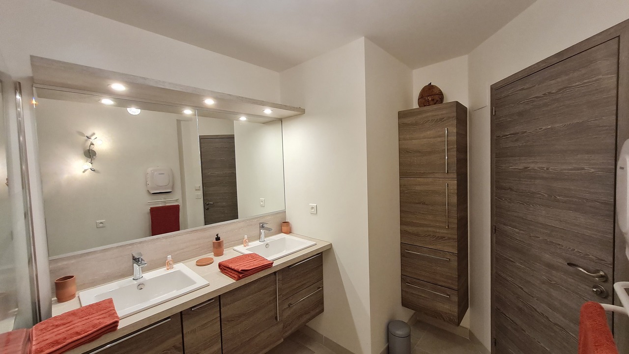 Photo of Bathroom in Cavaillon