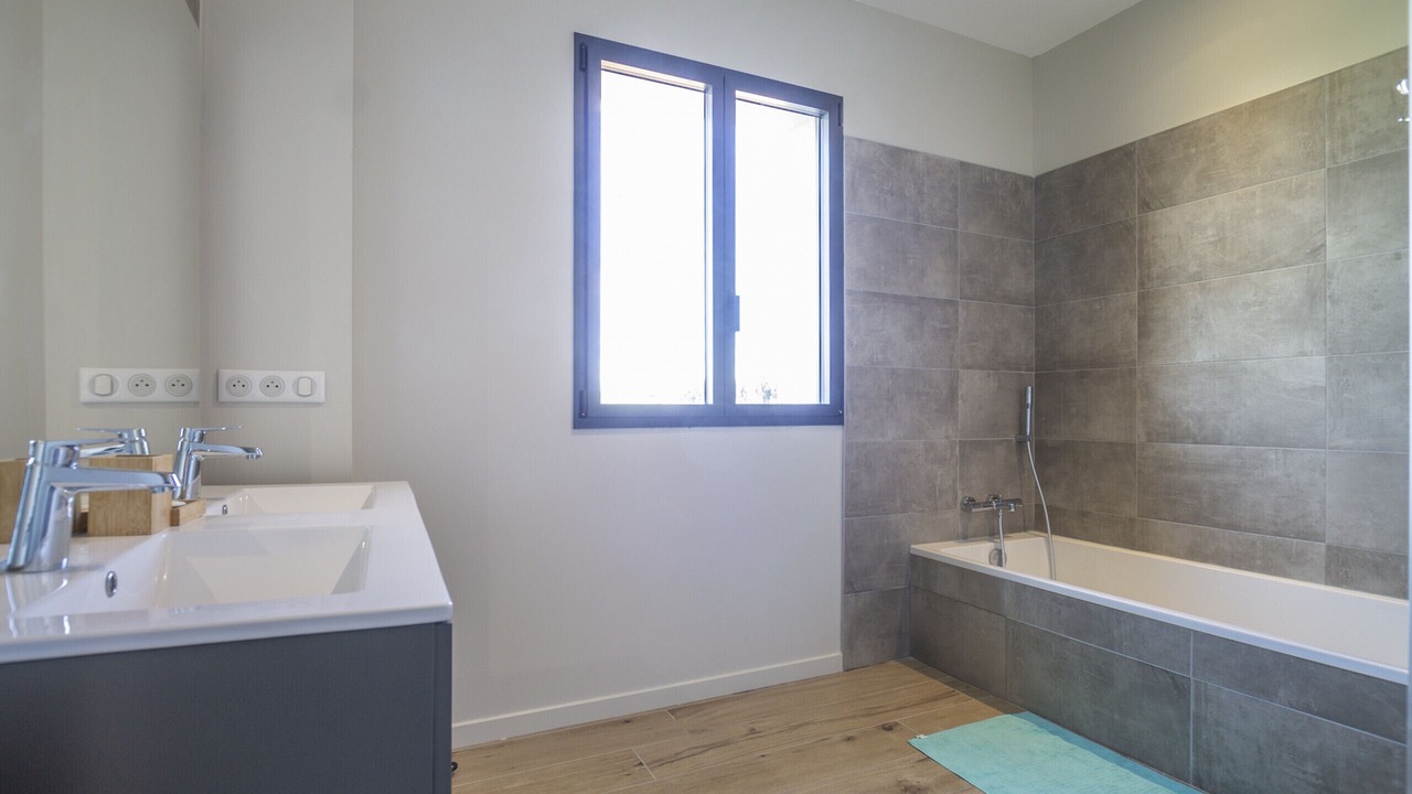 Photo of Bathroom in Maillane
