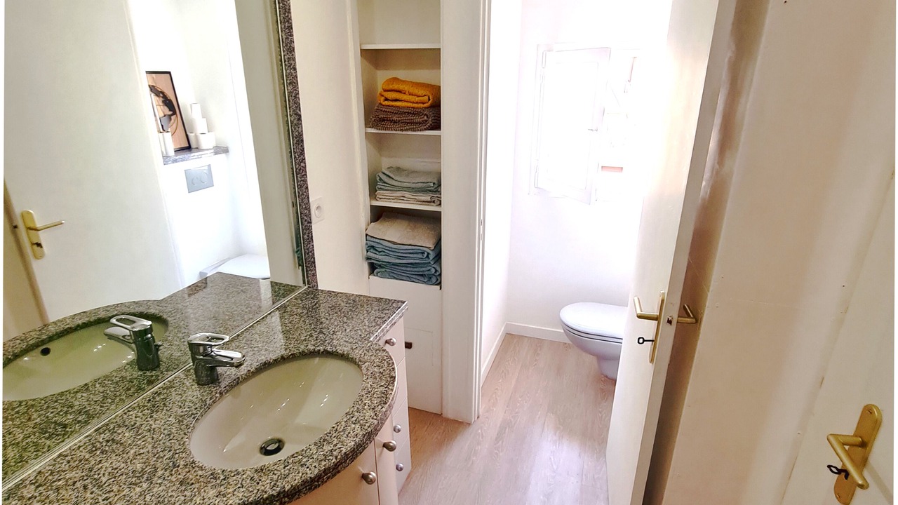 Photo of Bathroom in Carnot