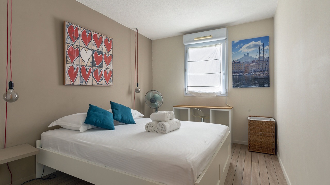 Photo of Bedroom in 8th Arrondissement