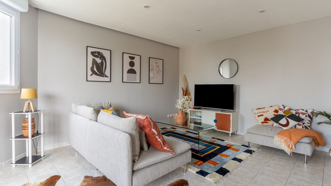 Photo of Livingroom in 8th Arrondissement