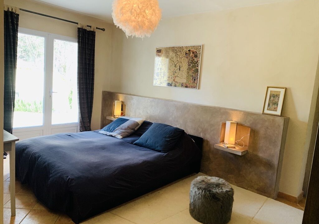 Photo of Bedroom in Simiane-Collongue