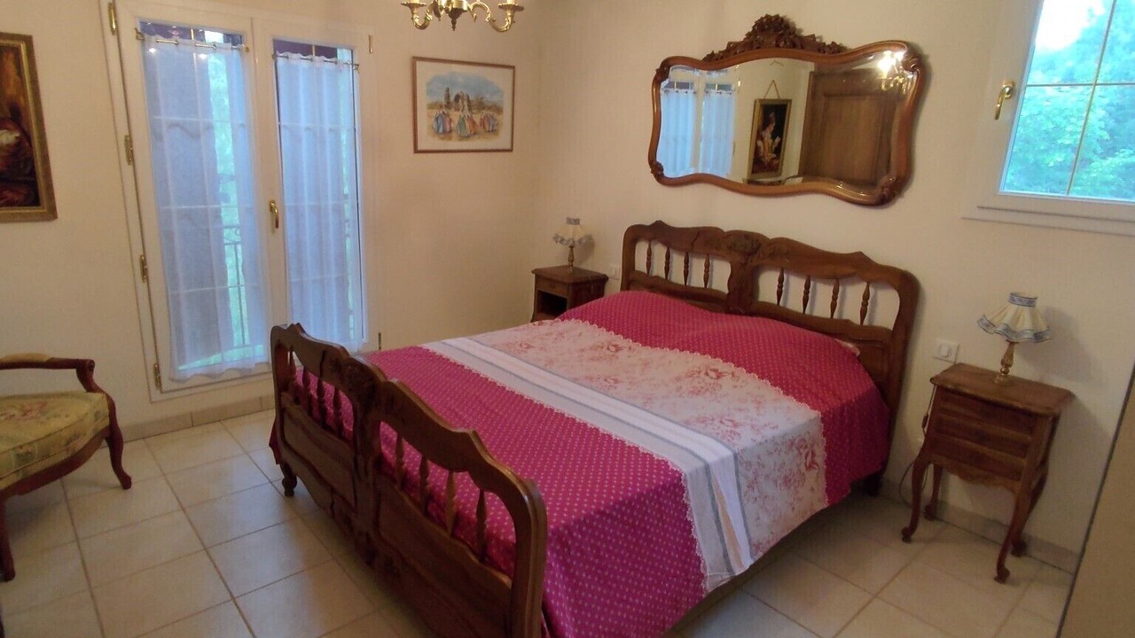 Photo of Bedroom in Montmeyan