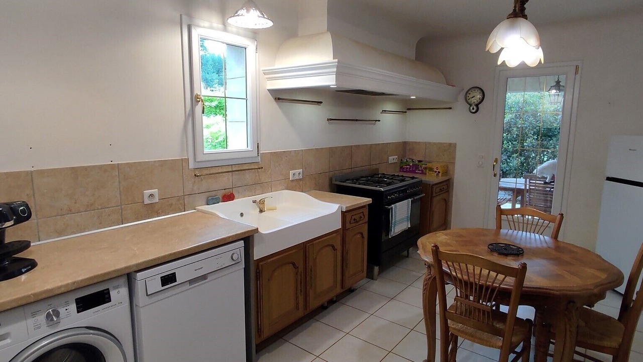 Photo of Kitchen in Montmeyan