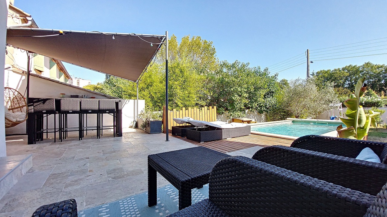 Photo of Patio Balcony in Route de Beaucaire