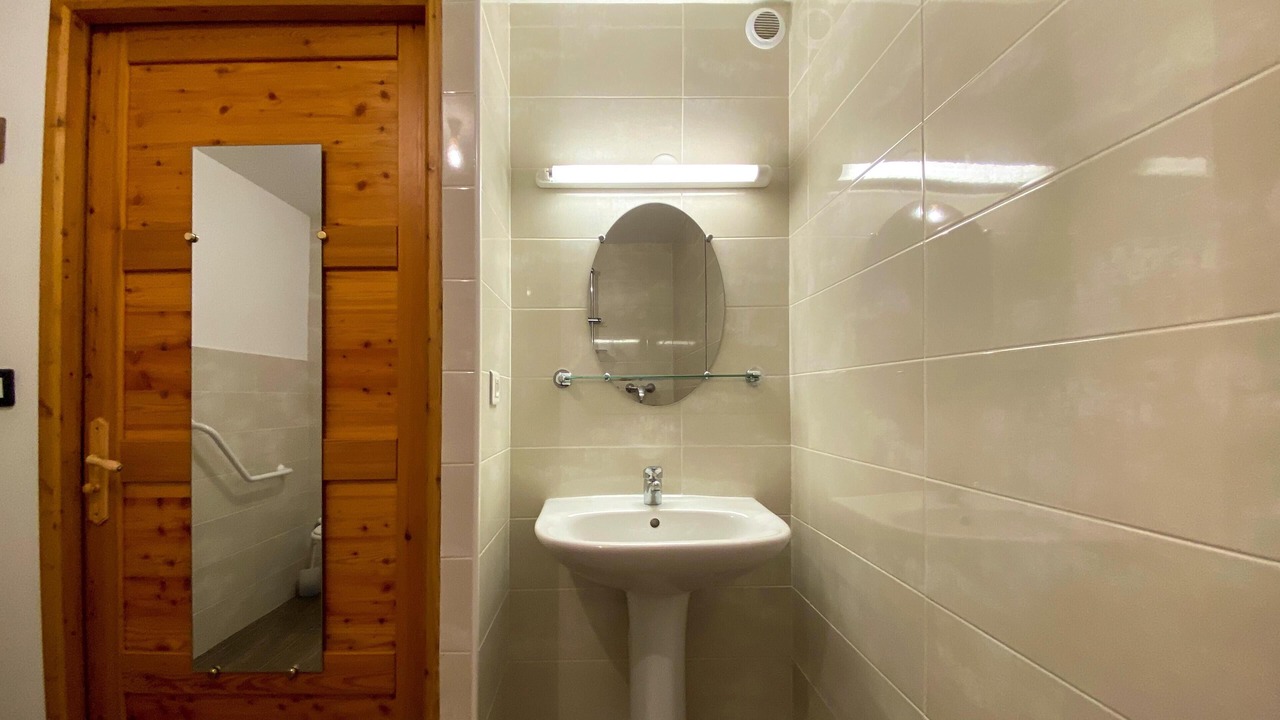 Photo of Bathroom in Faucon-de-Barcelonnette
