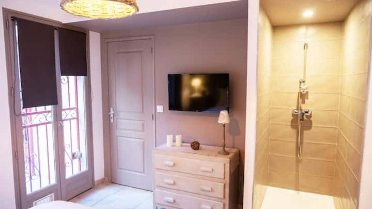 Photo of Bedroom in Beziers City Centre