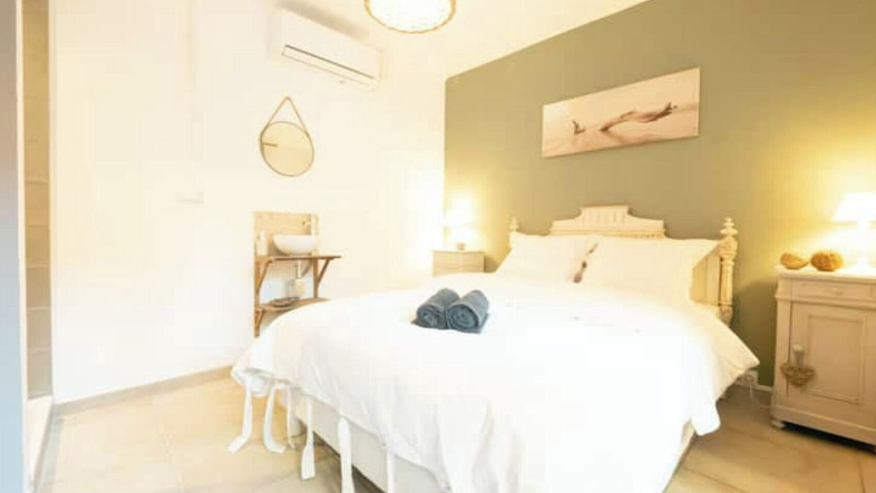 Photo of Bedroom in Beziers City Centre