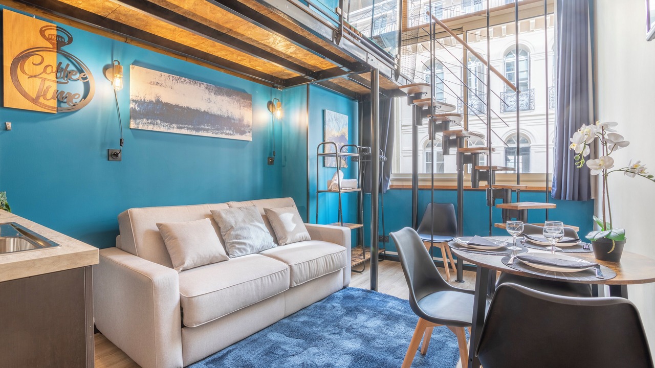 Photo of Livingroom in Opera