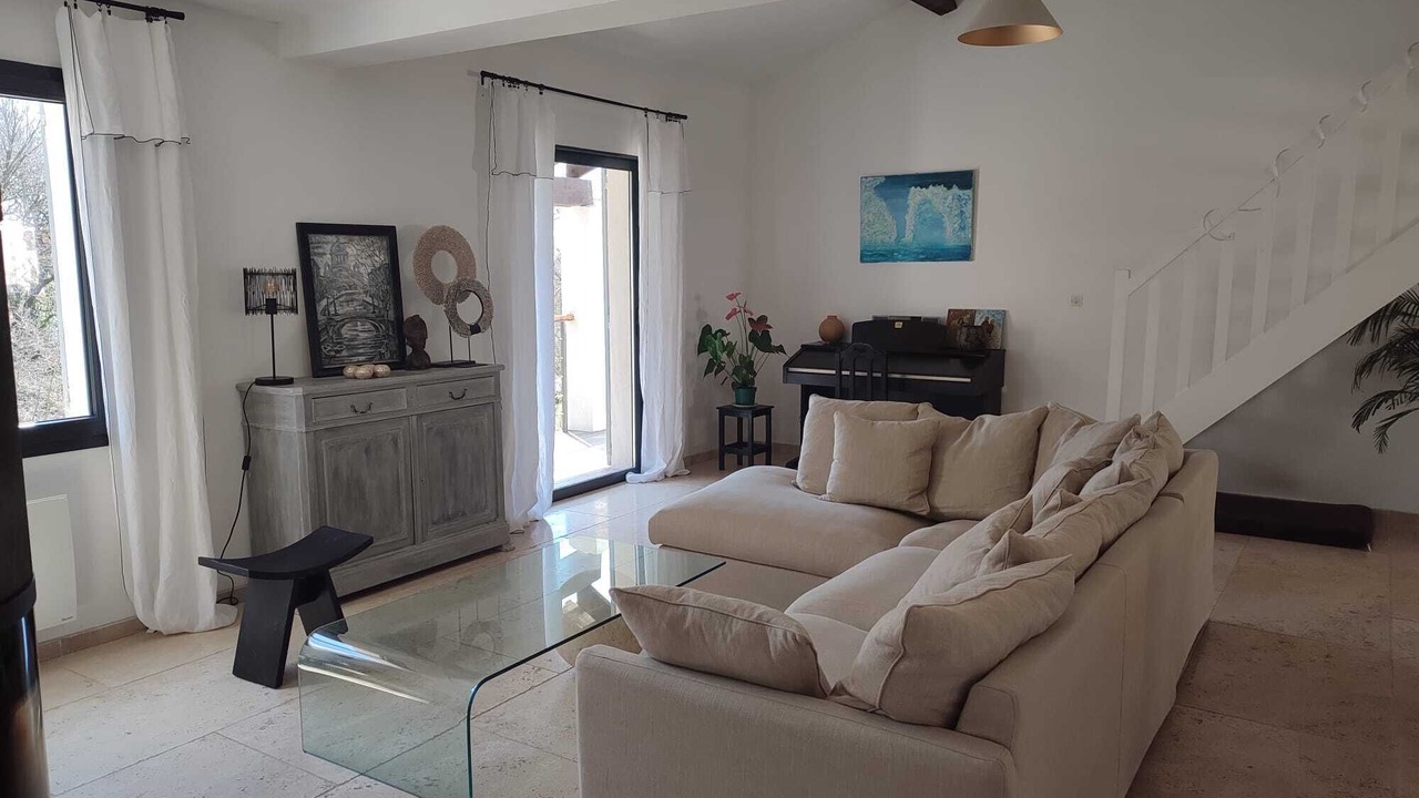 Photo of Livingroom in Eguilles