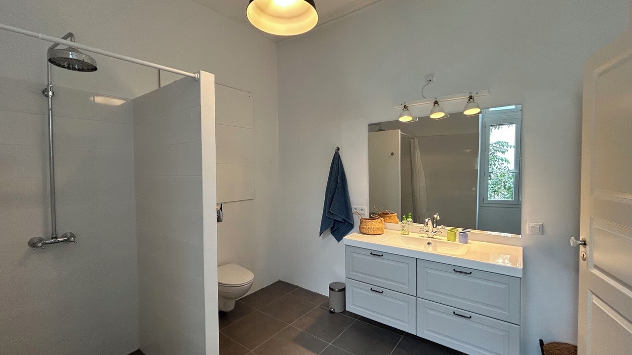 Photo of Bathroom in Thezan-les-Beziers