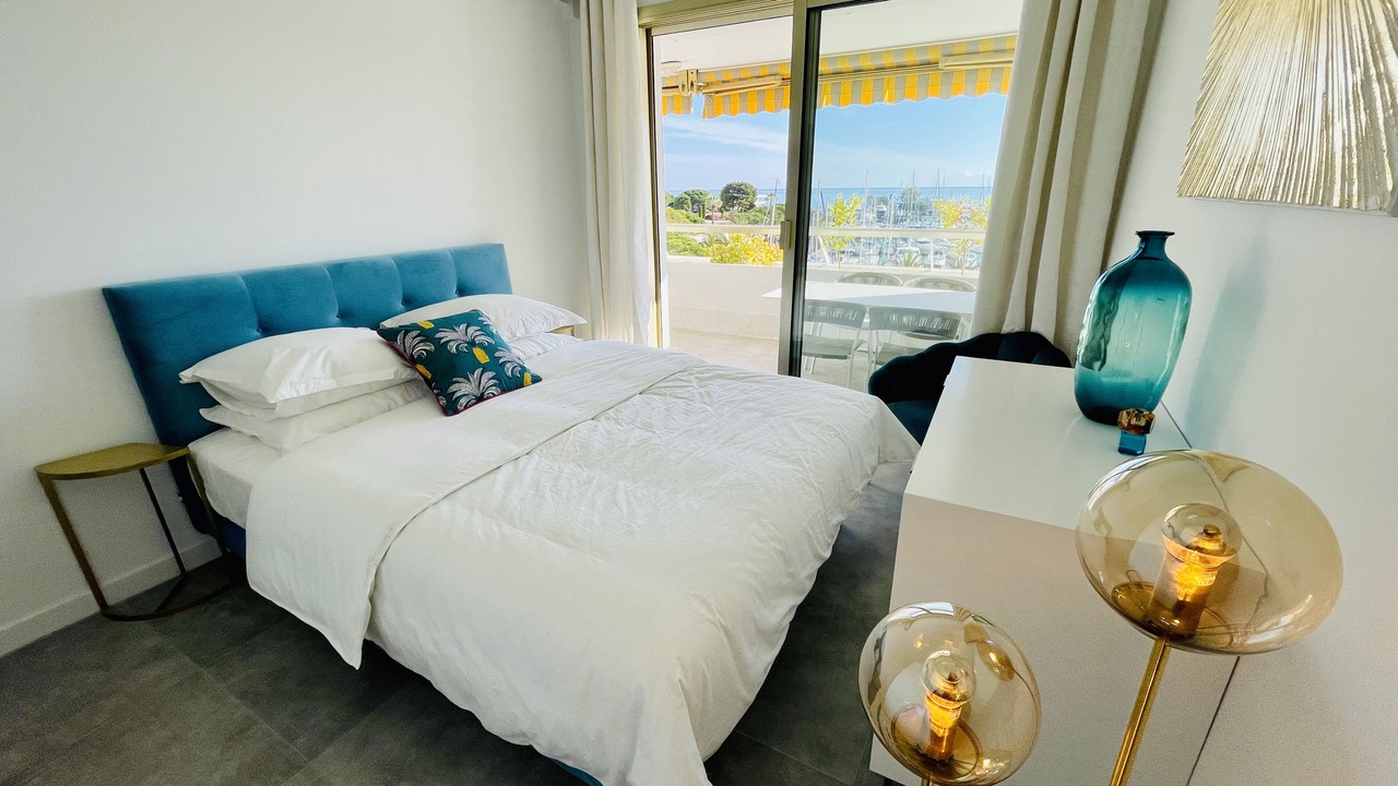 Photo of Bedroom in Villeneuve Loubet Beach