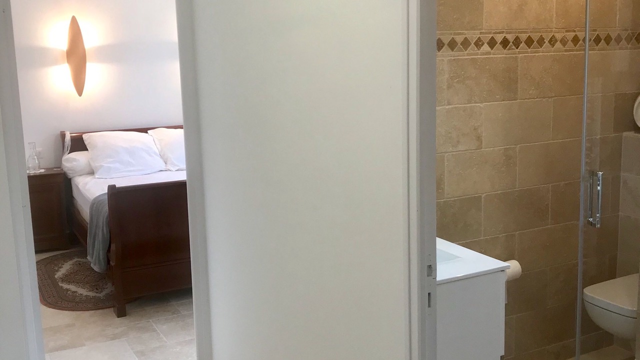 Photo of Bathroom in Ensues-la-Redonne