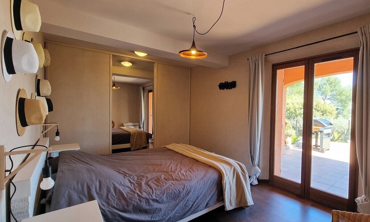 Photo of Bedroom in Flayosc