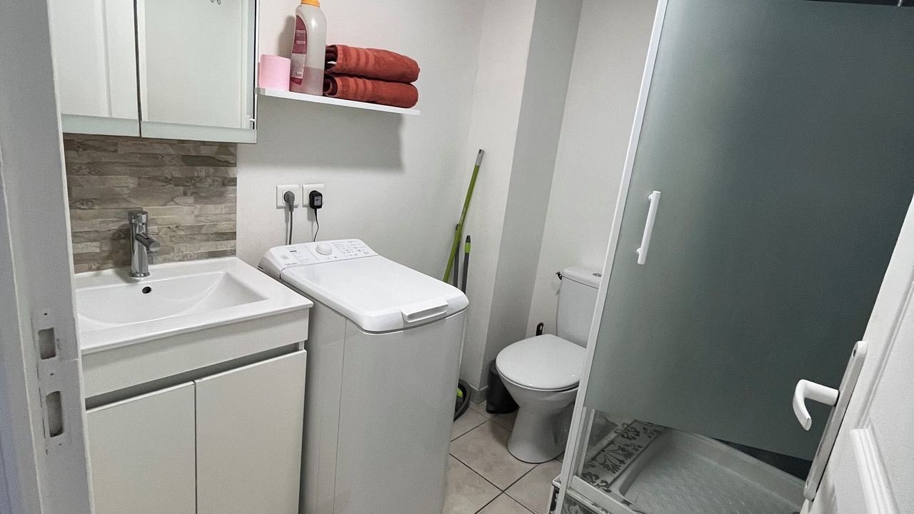Photo of Bathroom in Villeneuve-les-Beziers