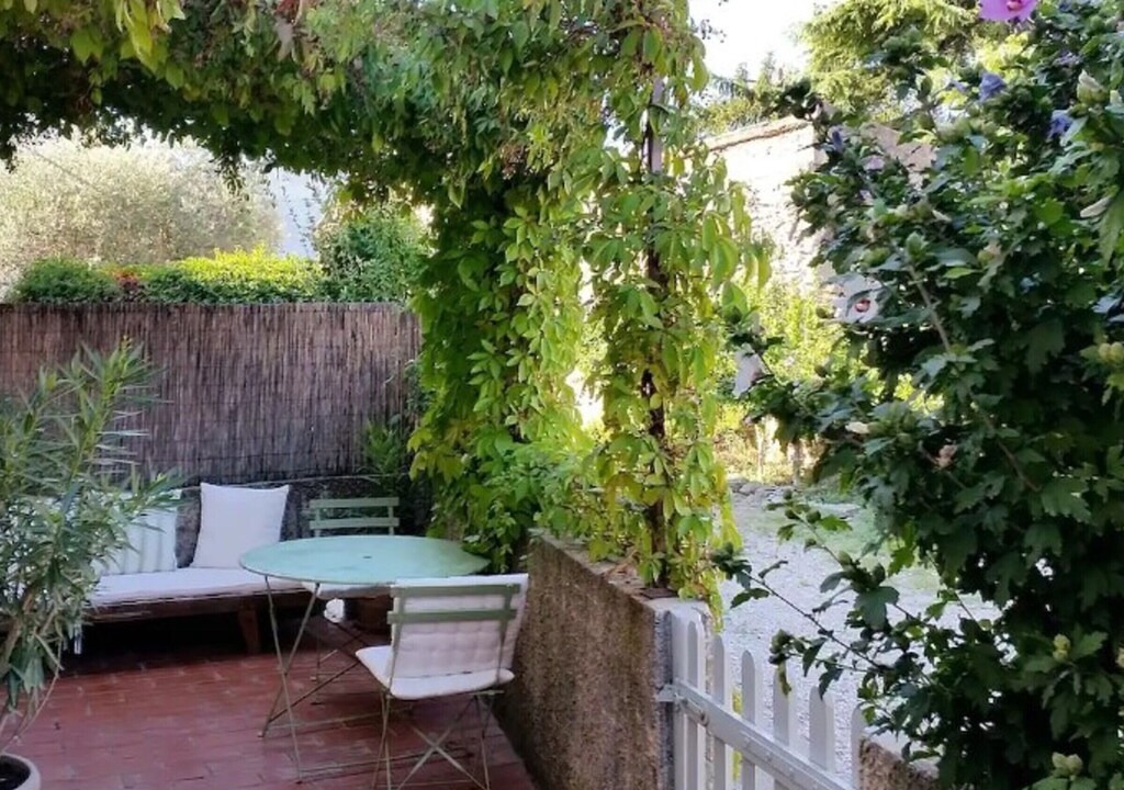 Photo of Patio Balcony in St.-Remy-de-Provence
