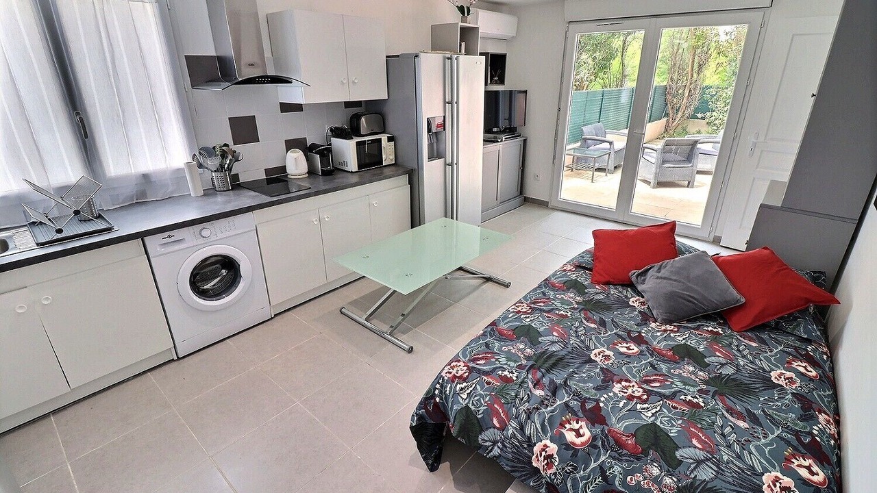 Photo of Bedroom in Hyeres