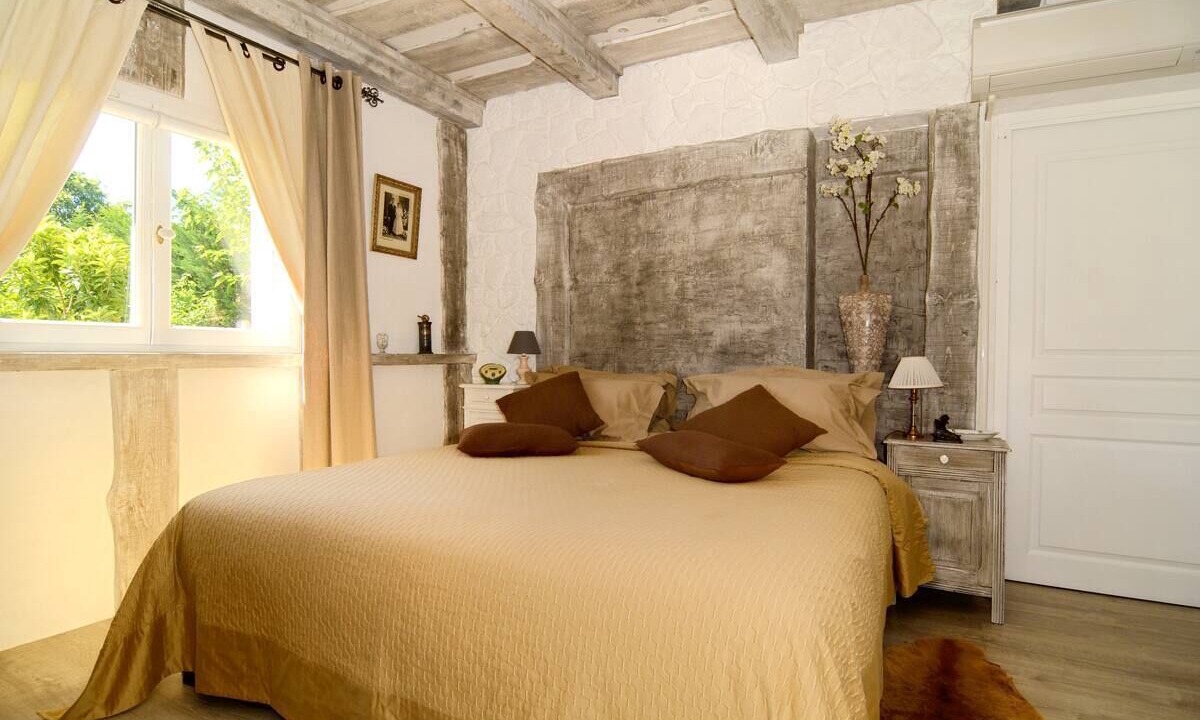 Photo of Bedroom in Lambesc