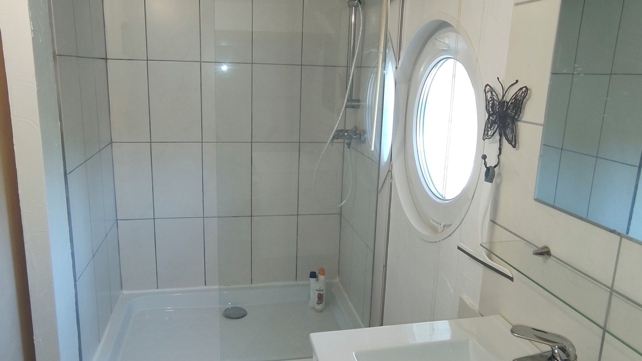 Photo of Bathroom in Saint-Marcel-de-Careiret