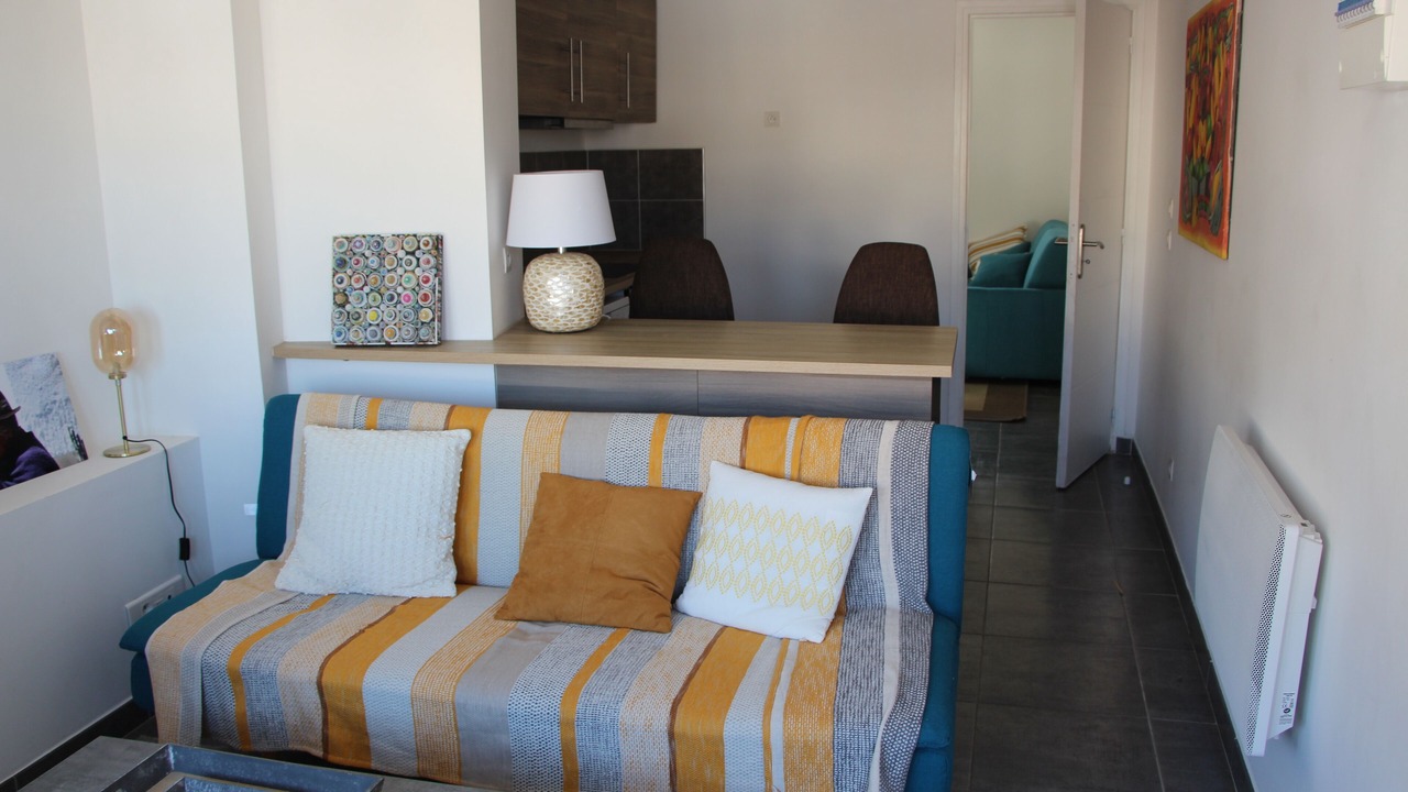 Photo of Livingroom in 8th Arrondissement