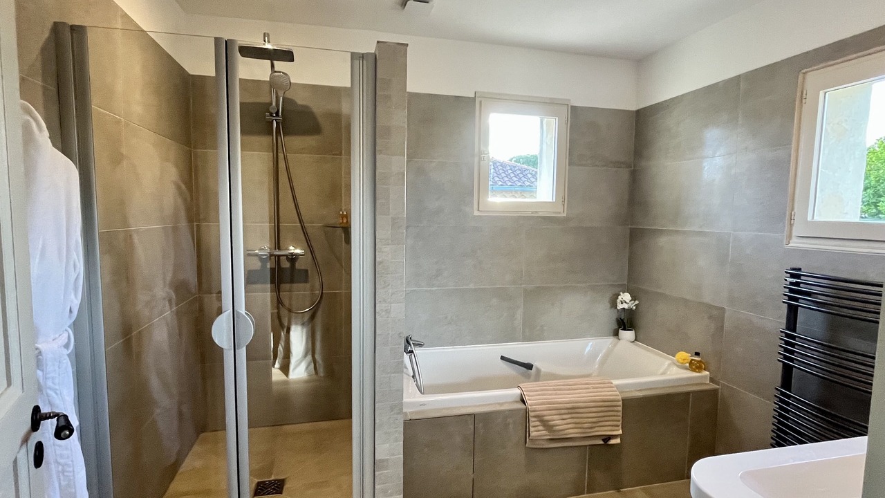 Photo of Bathroom in St.-Remy-de-Provence