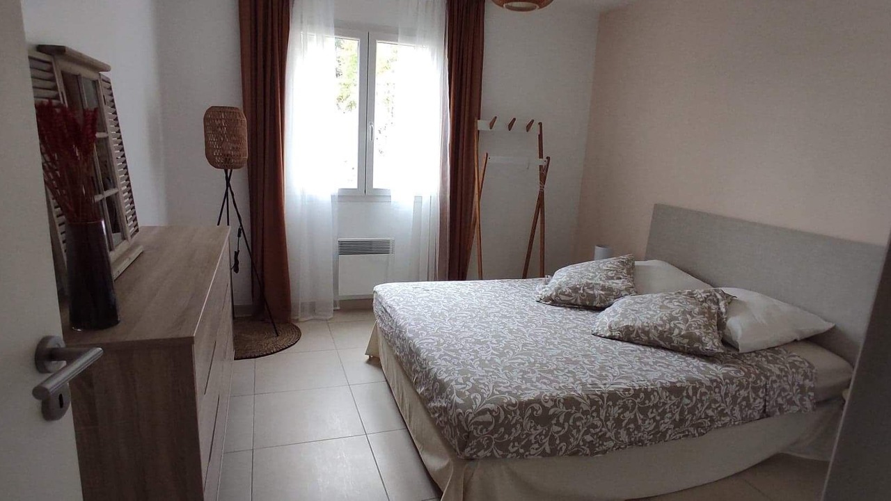 Photo of Bedroom in Sillans-la Cascade