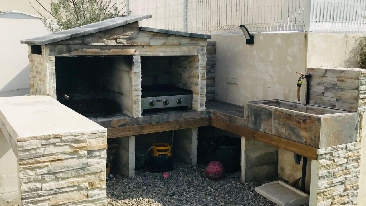 Photo of Patio Balcony in La Crau