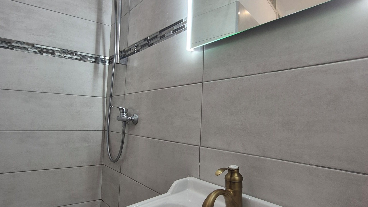 Photo of Bathroom in Liberation