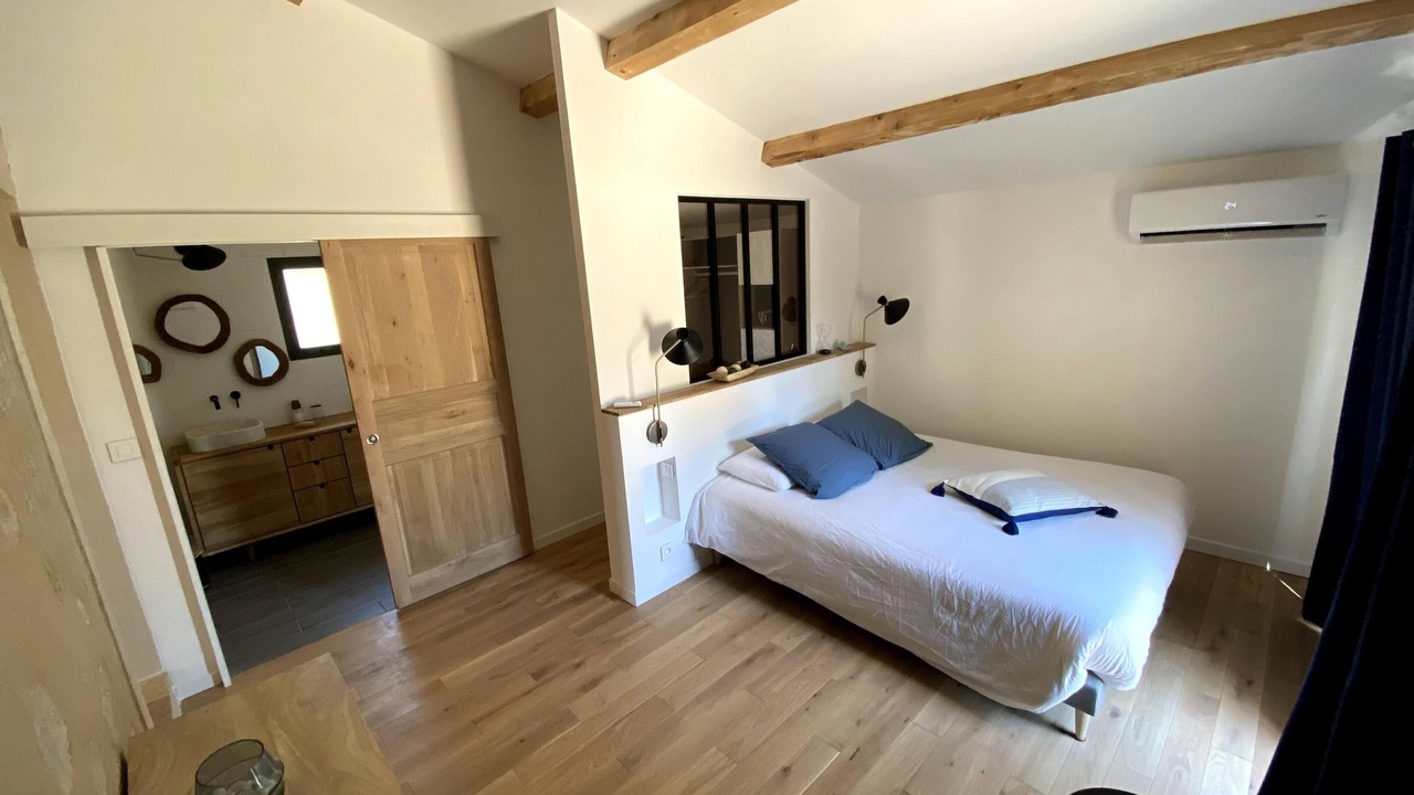 Photo of Bedroom in Eygalieres