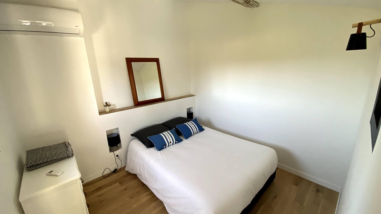 Photo of Bedroom in Eygalieres