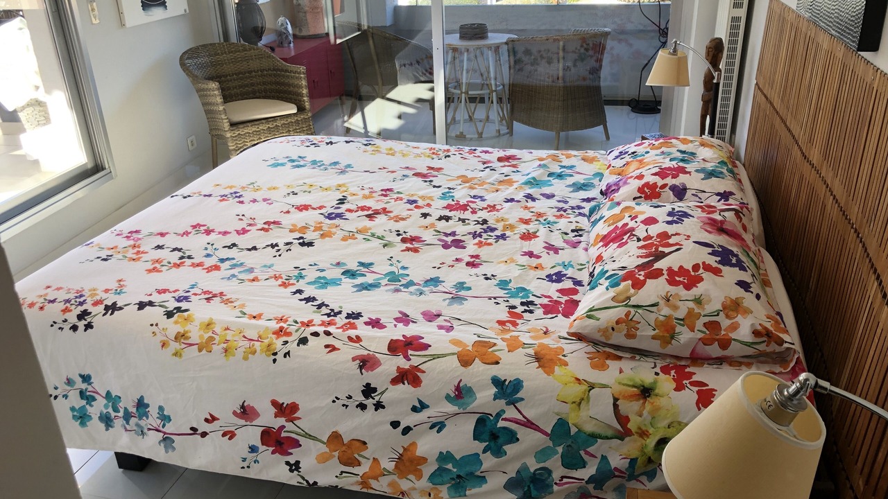 Photo of Bedroom in California - Pezou