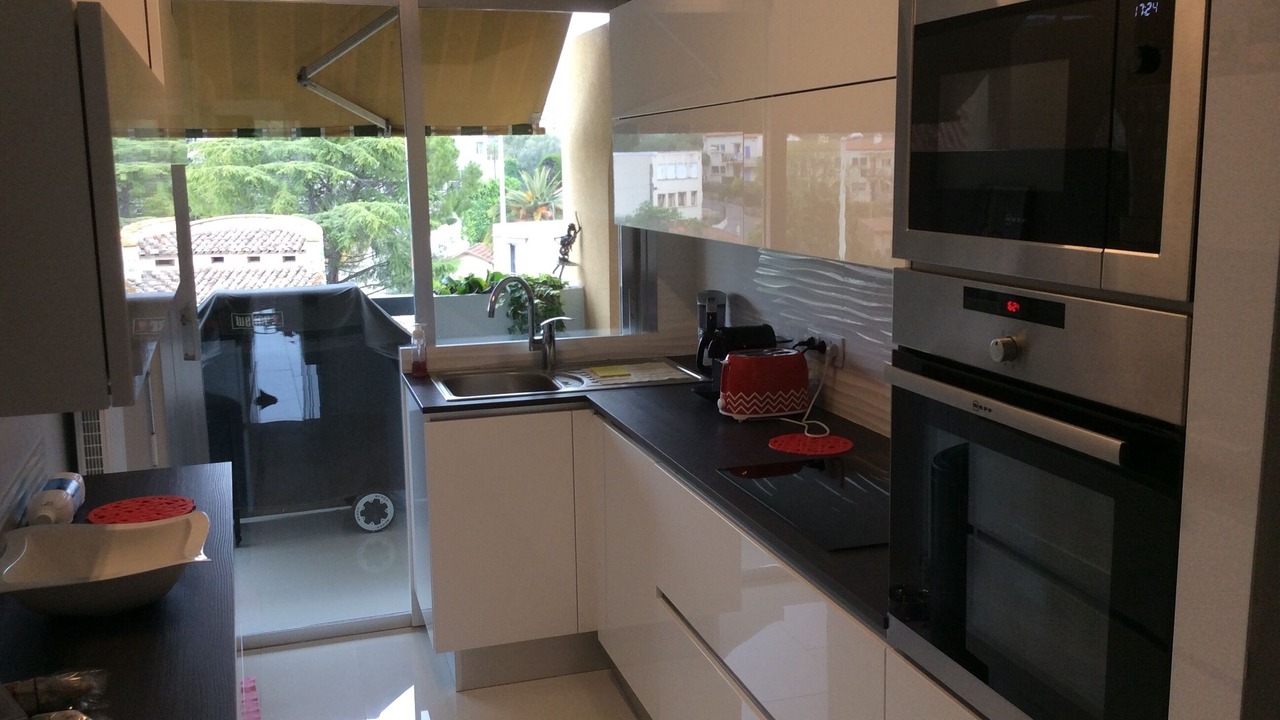 Photo of Kitchen in California - Pezou